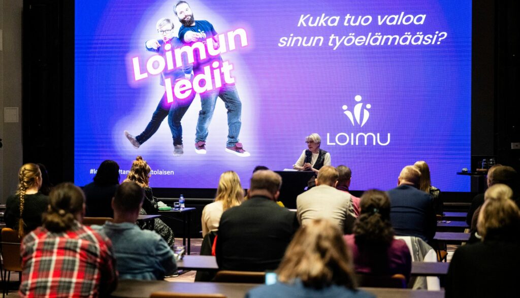 Loimun ledipäivässä henkilöstöedustajat kuuntelemassa esitystä.